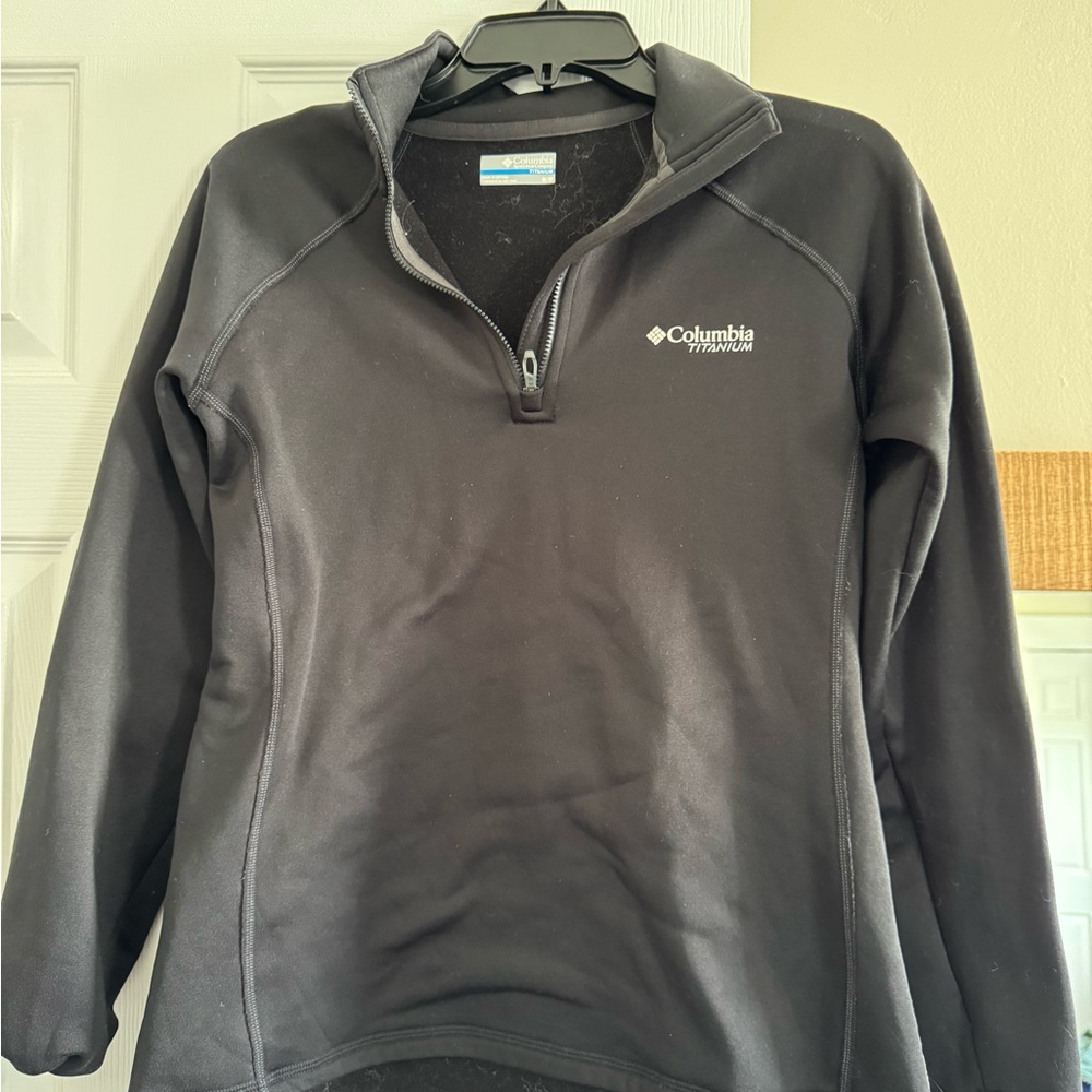 Columbia Black Titanium Pullover Medium